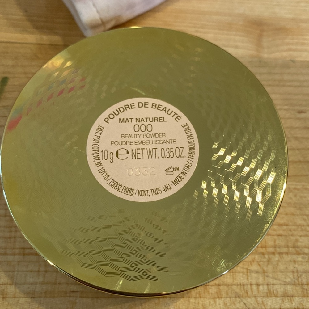 Gucci Powder - Picture 3 of 4